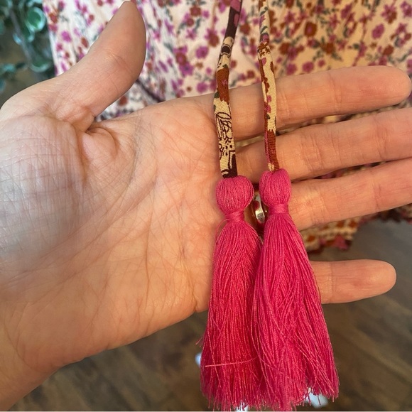 VICI • Boho Floral Tassel Tie Peasant Blouse Pink Burgundy Print • Size XL - Picture 4 of 9